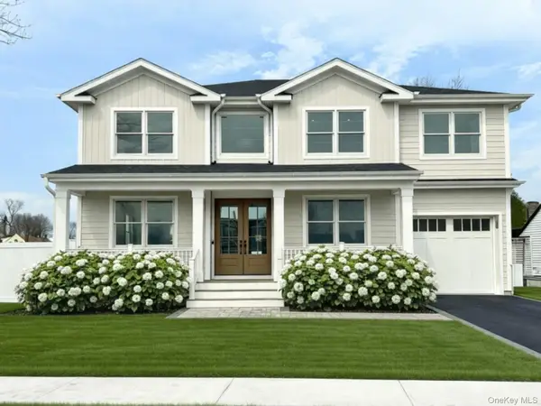 5 Baker Lane, Levittown, NY 11756