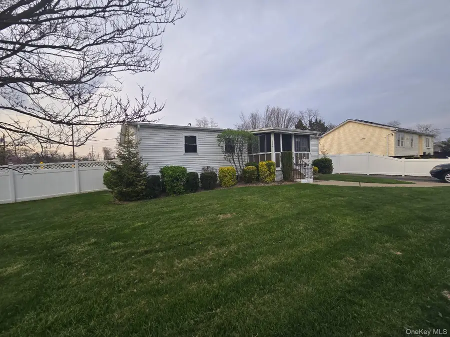 2 Ritter Avenue, Amityville, NY 11701 - #3