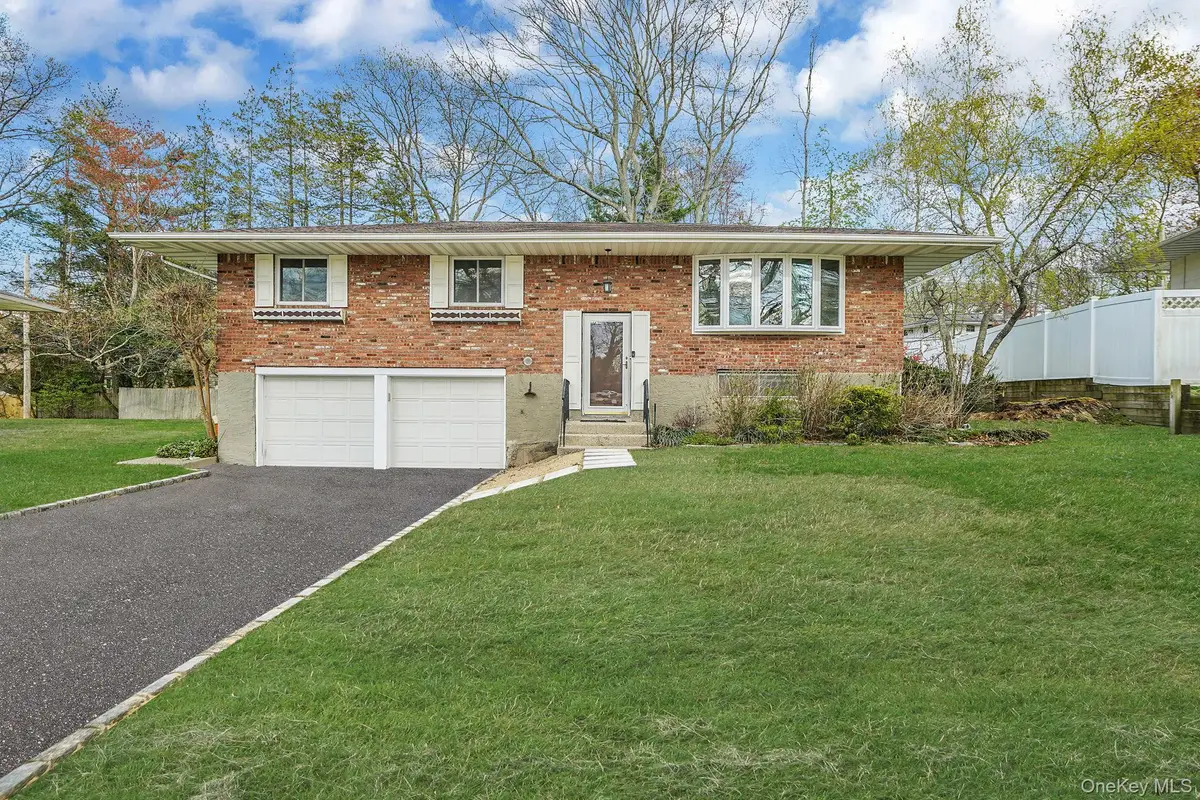 13 Bee Drive, Hauppauge, NY 11788 - #1