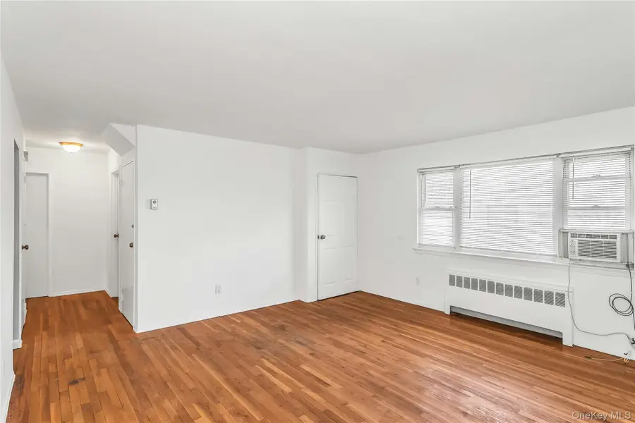 60 E Carmans Road, Farmingdale, NY 11735 - #3