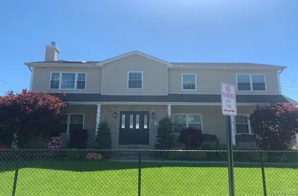 154 Woodward Parkway, Farmingdale, NY 11735