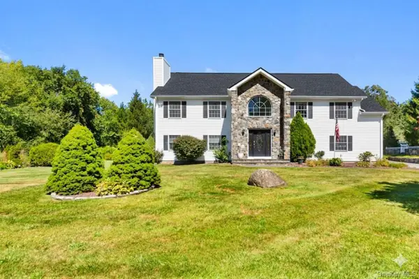 70 Oak Pond Lane, Mahopac, NY 10541