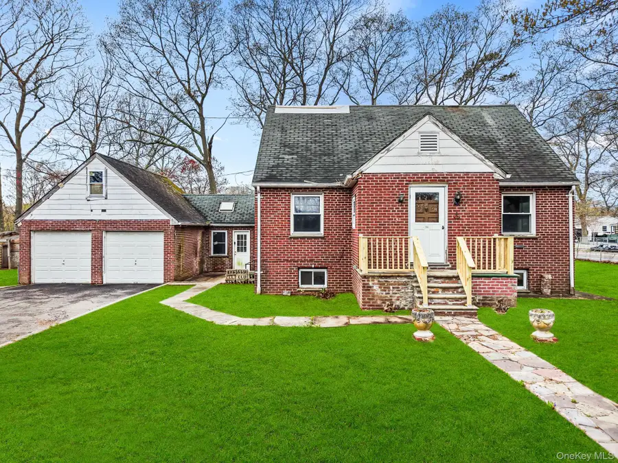 25 Revilo Avenue, Shirley, NY 11967 - #2