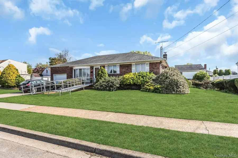 258 N Wisconsin Avenue, North Massapequa, NY 11758 - #2