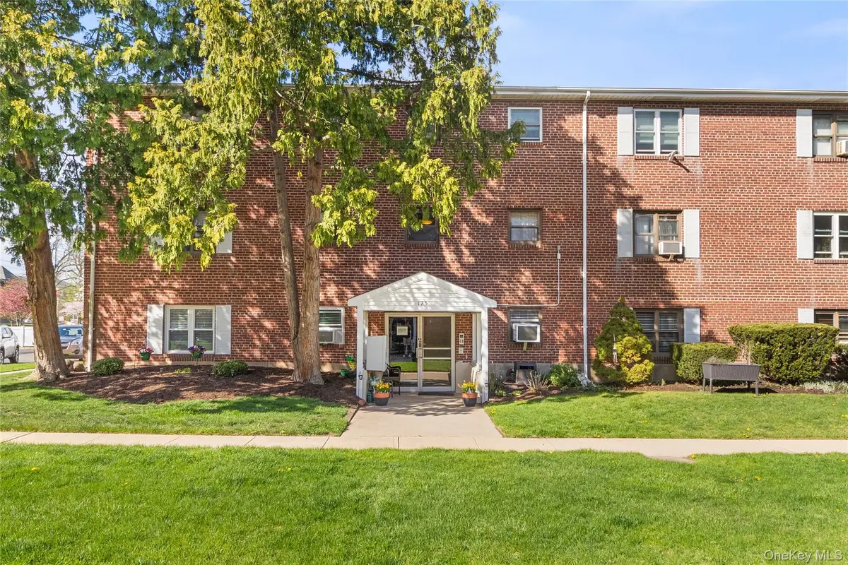 125 Park Avenue #C1, Amityville, NY 11701 - #1