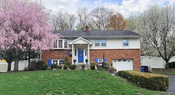 35 Sengstacken Drive, Stony Point, NY 10980