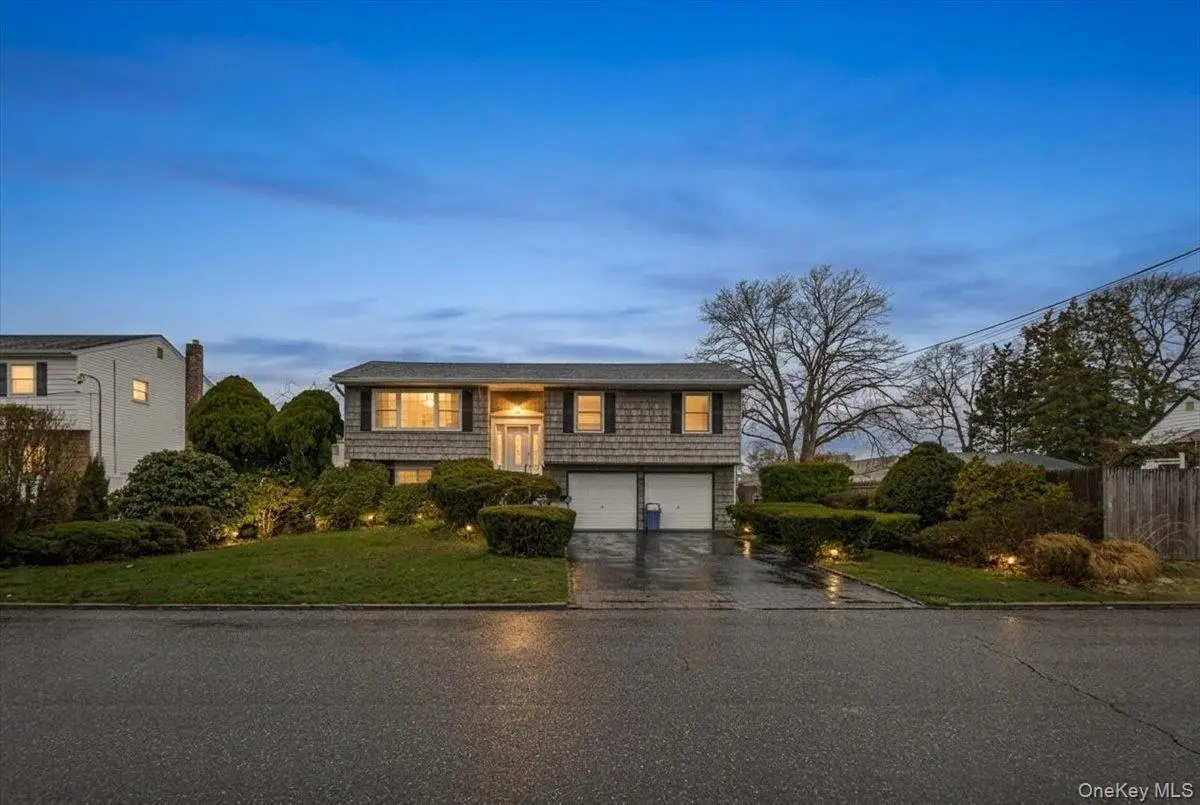 286 W 13th Street, Deer Park, NY 11729 - #1