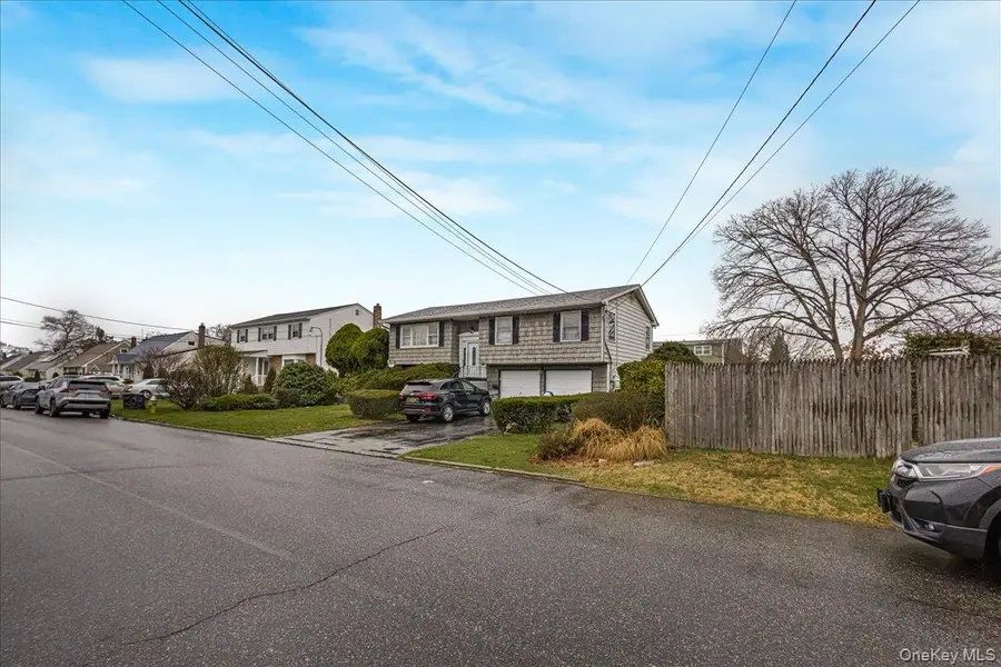 286 W 13th Street, Deer Park, NY 11729 - #2