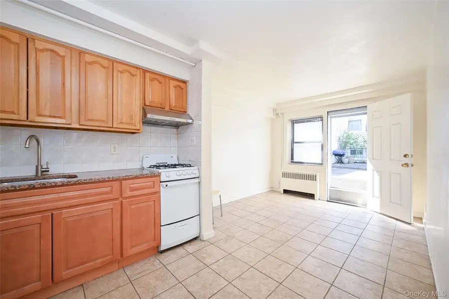 160-02 Booth Memorial Avenue, Flushing, NY 11365 - #3