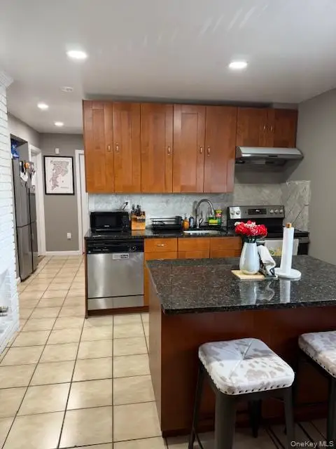 176 Kingfisher Road, Levittown, NY 11756 - #3