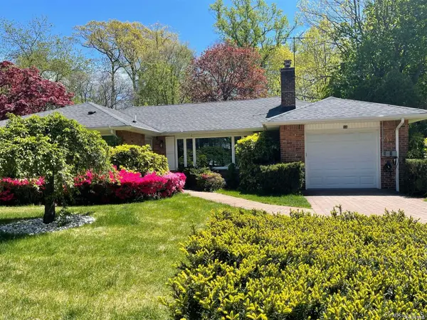 16 Jeannette Drive, Port Washington, NY 11050