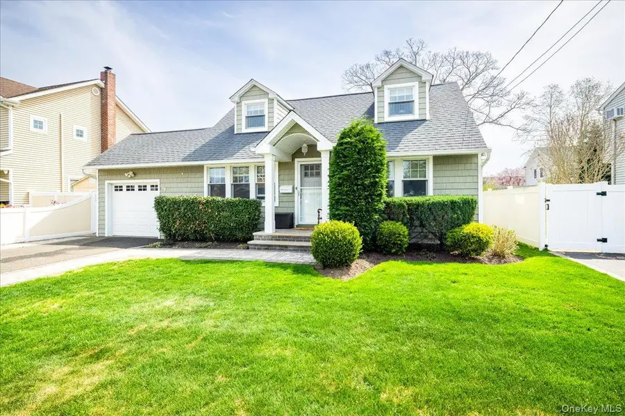 130 N Kings Avenue, Massapequa, NY 11758 - #3