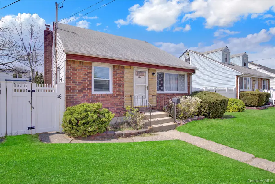 181 N 3rd Street, Bethpage, NY 11714 - #2
