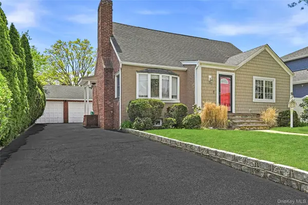 166 Abbey Street, Massapequa Park, NY 11762