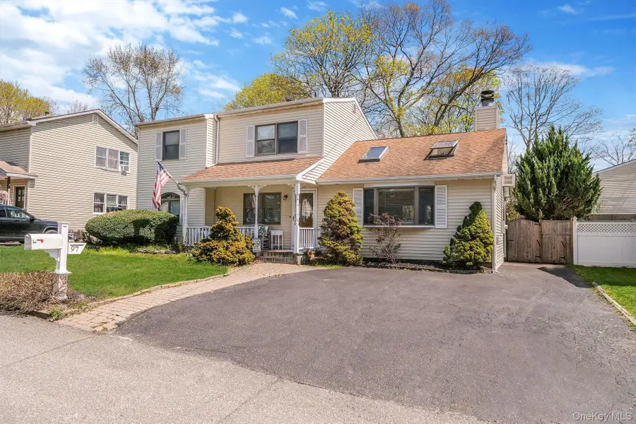 97 N Clinton Avenue, Patchogue, NY 11772 - #2