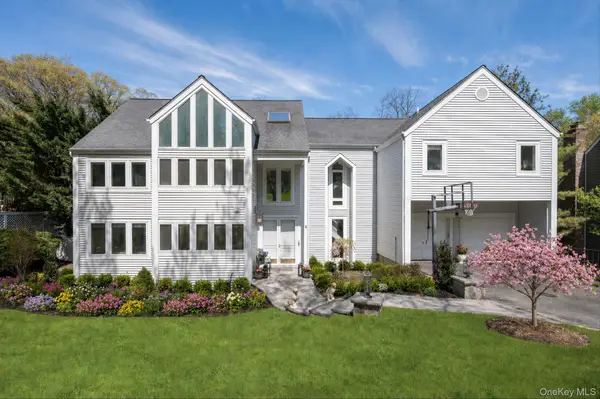 8 Verity Lane, Roslyn, NY 11576