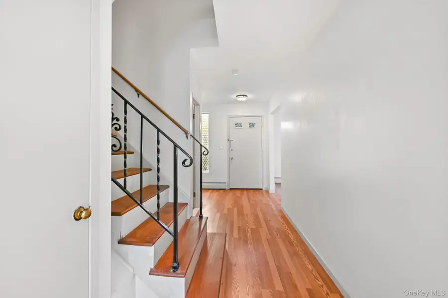 105 Coachlight Square, Montrose, NY 10548 - #3