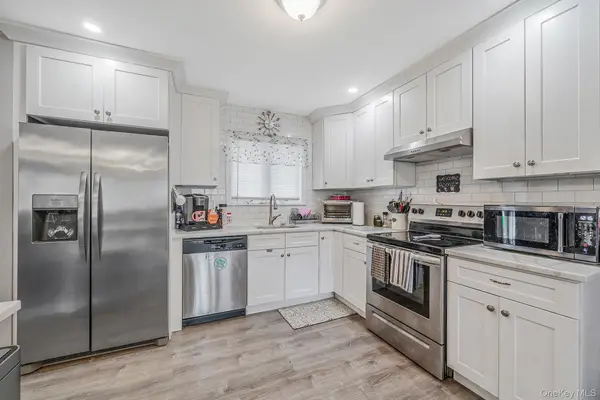 2679 Heather Avenue, Medford, NY 11763