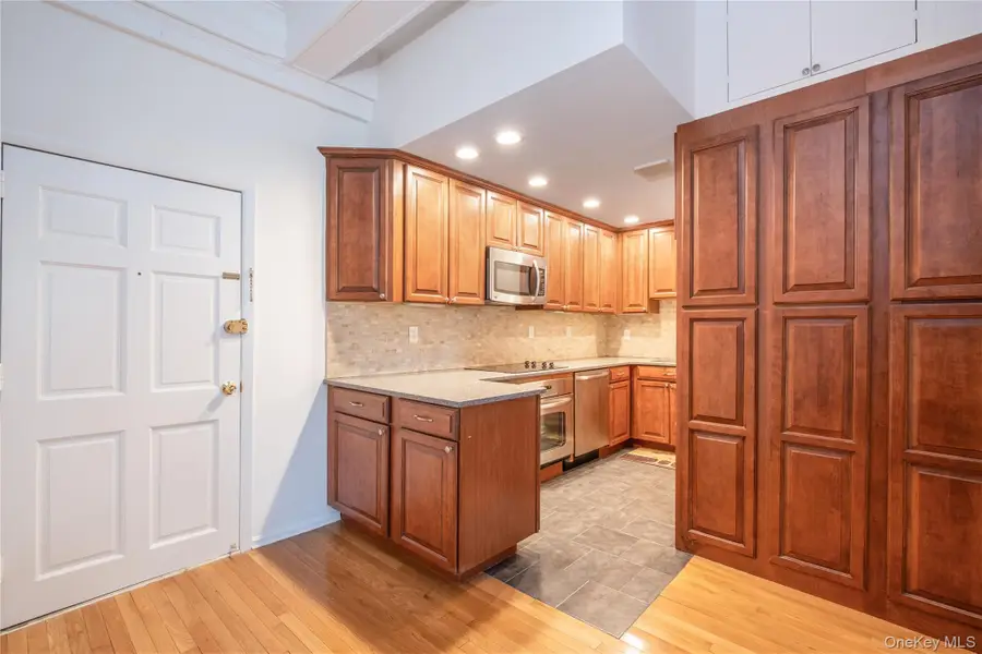 124 Pelhamdale Avenue #9A, Pelham, NY 10803 - #3