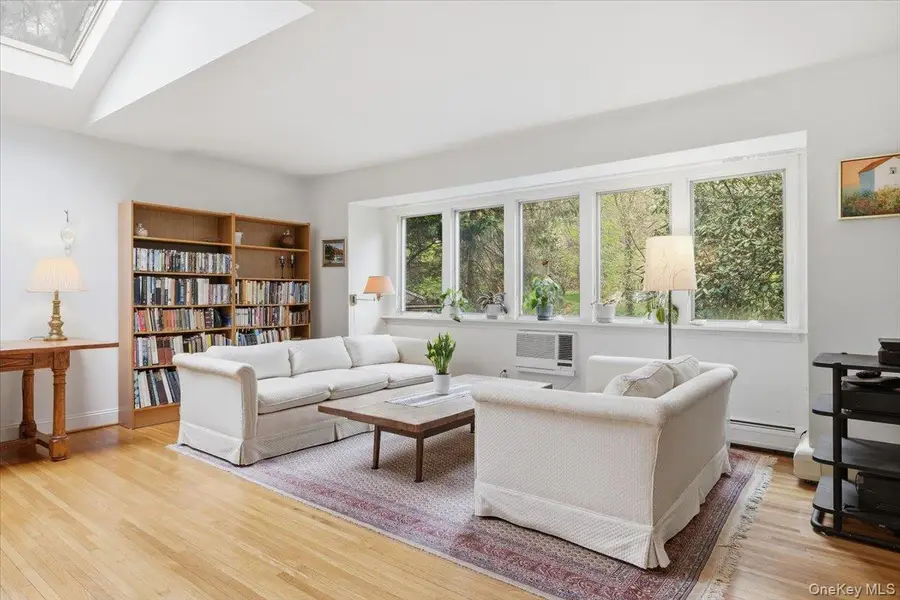 300 E Main Street, Centerport, NY 11721 - #2