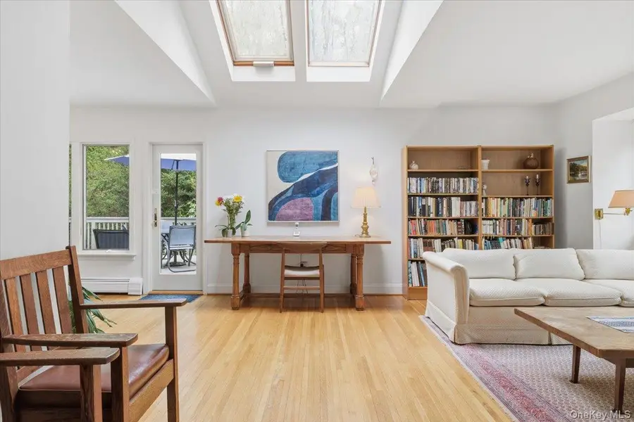 300 E Main Street, Centerport, NY 11721 - #3