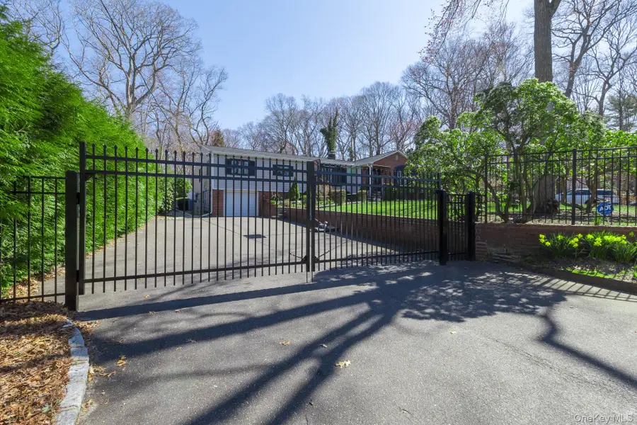 323 Pipe Stave Hollow Road, Miller Place, NY 11764 - #2