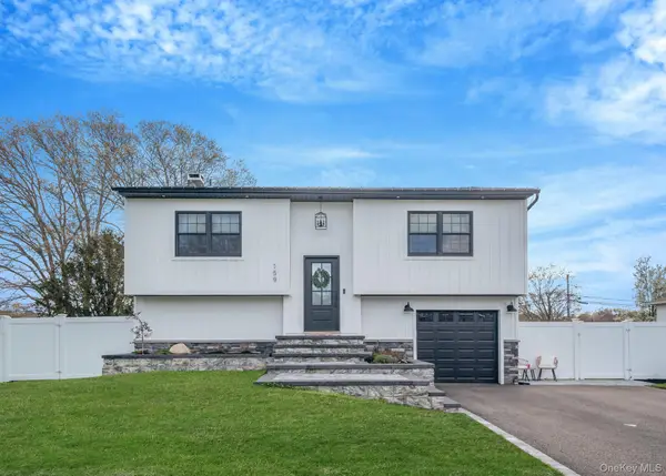 159 Nimbus Road, Holbrook, NY 11741