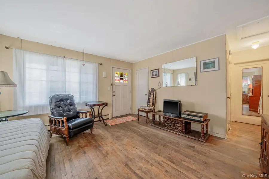 115 Irish Lane, East Islip, NY 11730 - #3