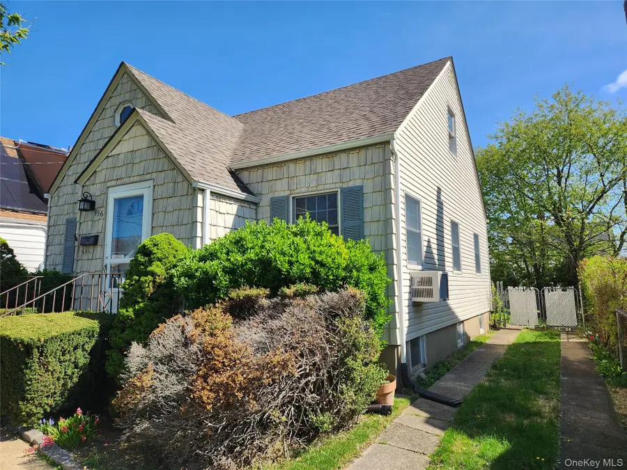 956 Cherry Lane, Floral Park, NY 11001 - #2