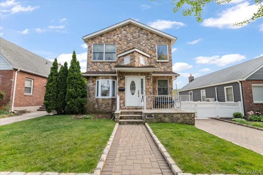 17428 Pidgeon Meadow Road, Fresh Meadows, NY 11365 - #2