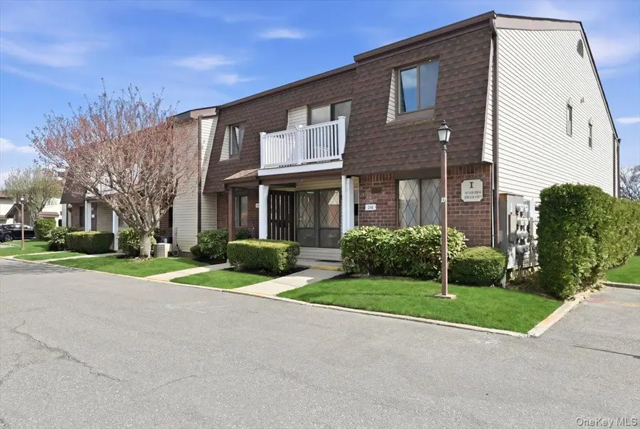 115 Clubhouse Drive, Copiague, NY 11726 - #2