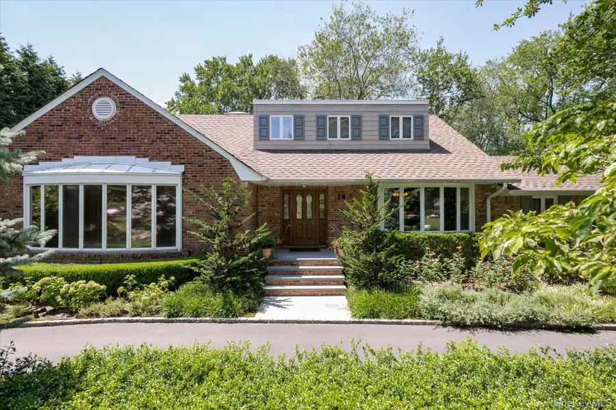 14 Pine Drive, Woodbury, NY 11797 - #2