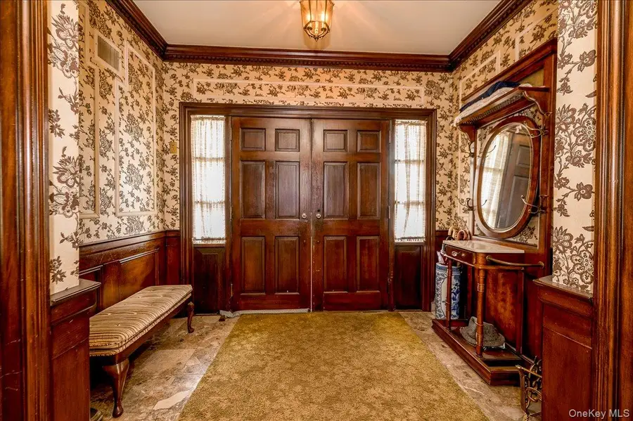 497 Tulip Avenue, Floral Park, NY 11001 - #3