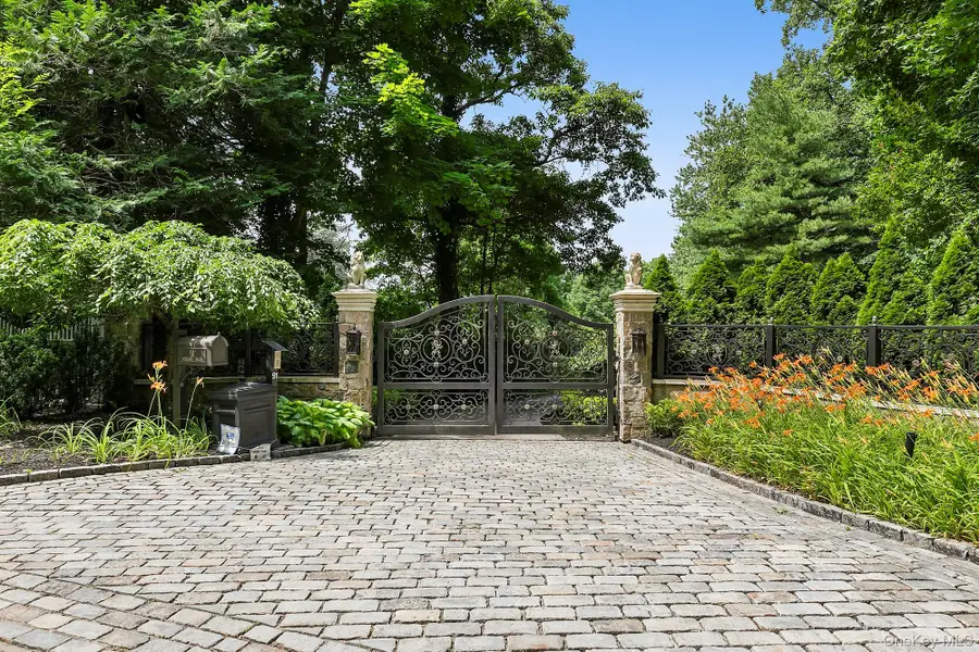 91 Crescent Beach Road, Glen Cove, NY 11542 - #2