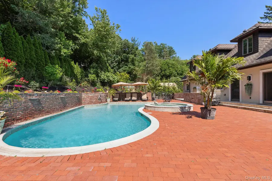 91 Crescent Beach Road, Glen Cove, NY 11542 - #3