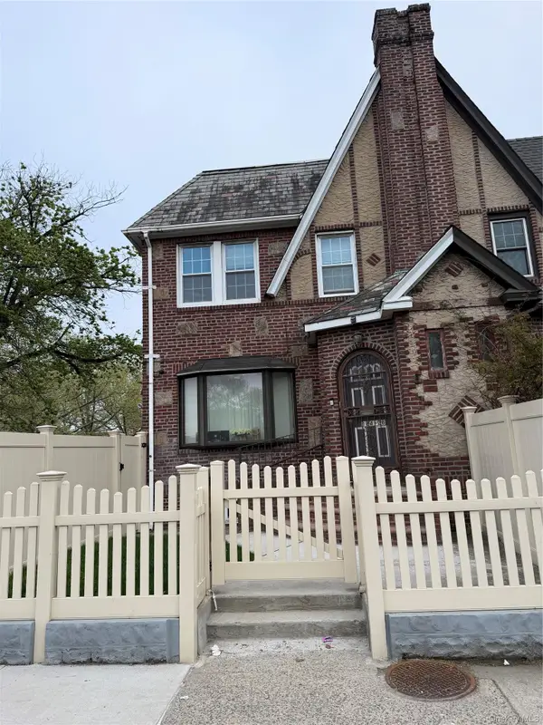 164-26 Grand Central Parkway, Jamaica, NY 11432