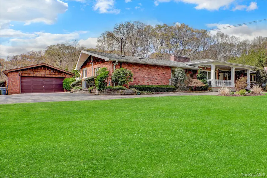 36 Landview Drive, Dix Hills, NY 11746 - #3