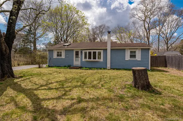 6 Longview Drive, East Quogue, NY 11942