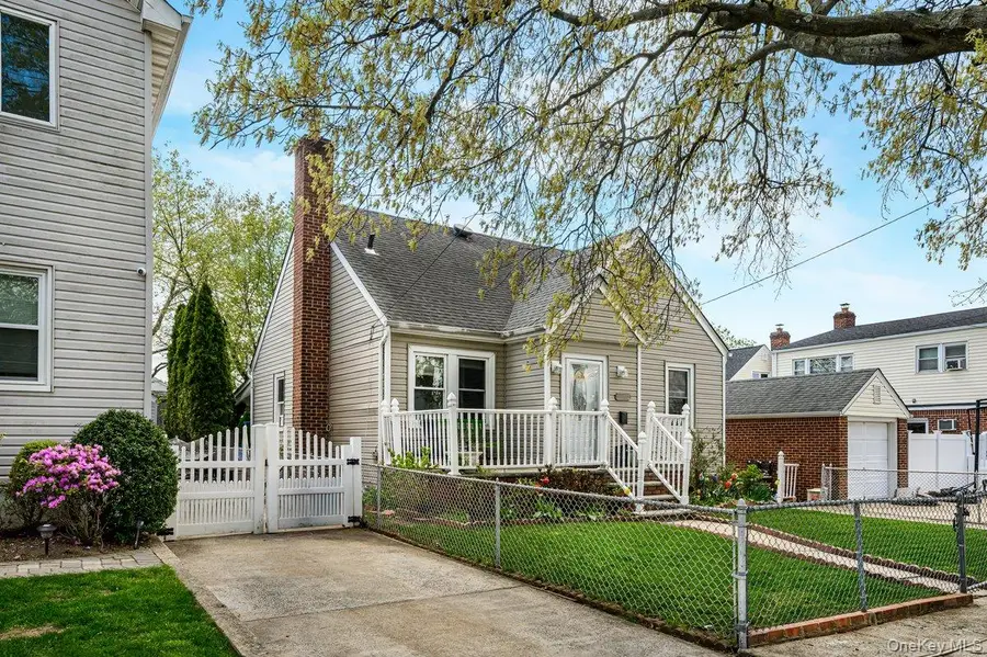 1031 Theodora Street, Franklin Square, NY 11010 - #2