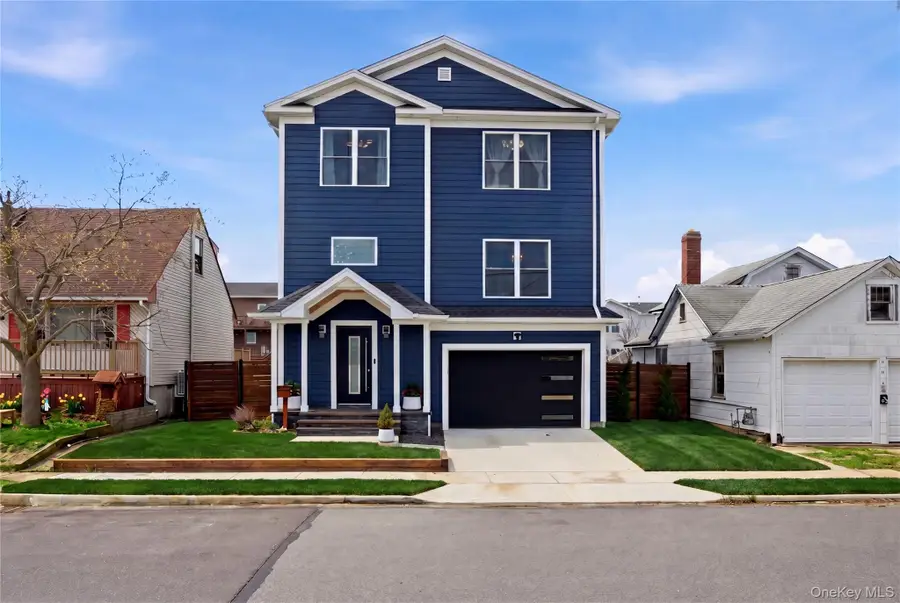 909 S 5th Street, Lindenhurst, NY 11757 - #2