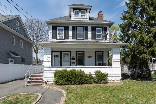 37 Catherine Street, Valley Stream, NY 11580