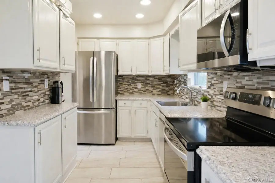 12 W Dogwood Drive, Poughkeepsie, NY 12601 - #2