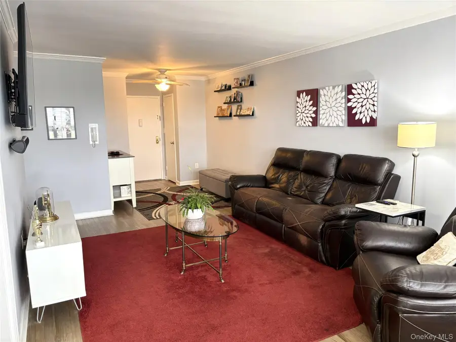 280 Guy Lombardo Avenue #5L, Freeport, NY 11520 - #3