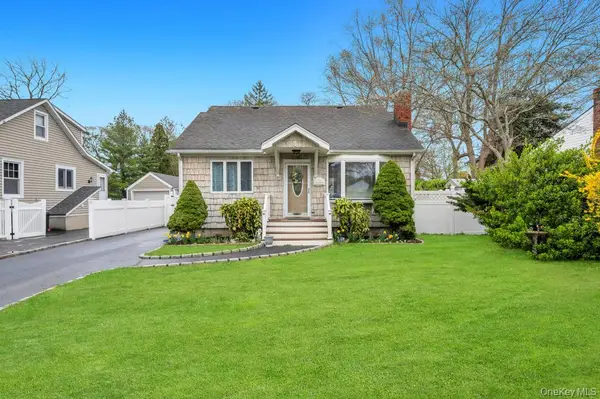 5 Washington Avenue, East Islip, NY 11730