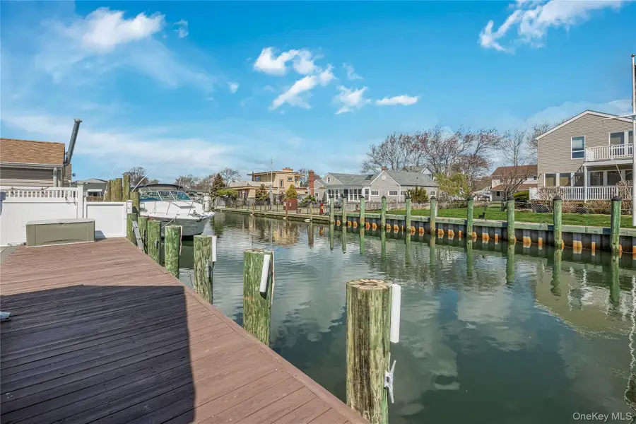 25 Cape Road, Amityville, NY 11701 - #3