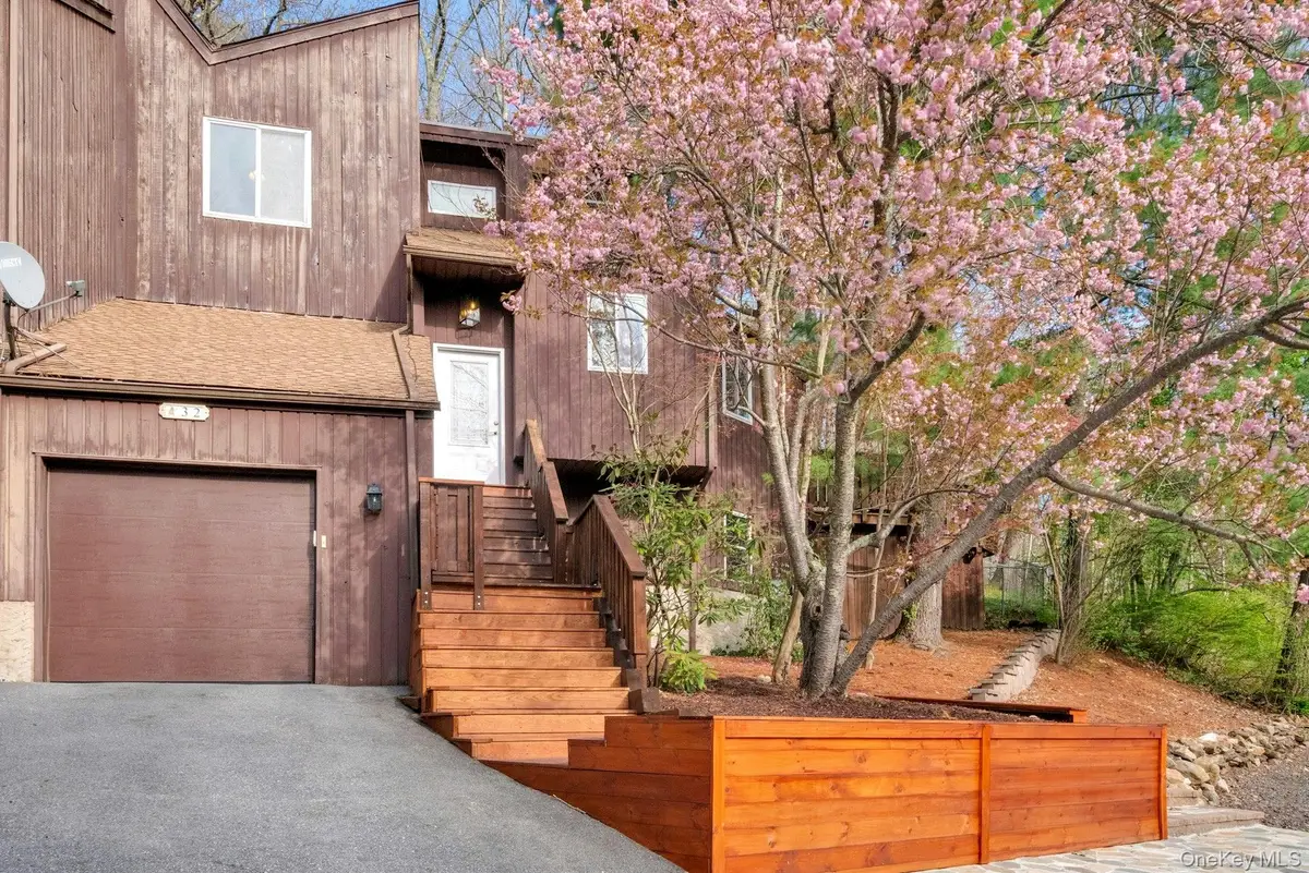 32 Boulder Lane, Goldens Bridge, NY 10526 - #1