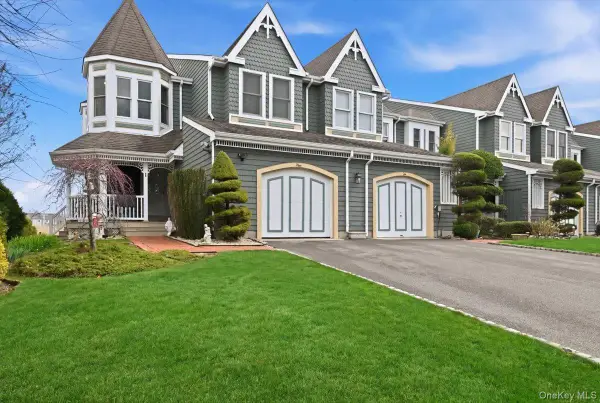 1 Victoria Drive, Amityville, NY 11701