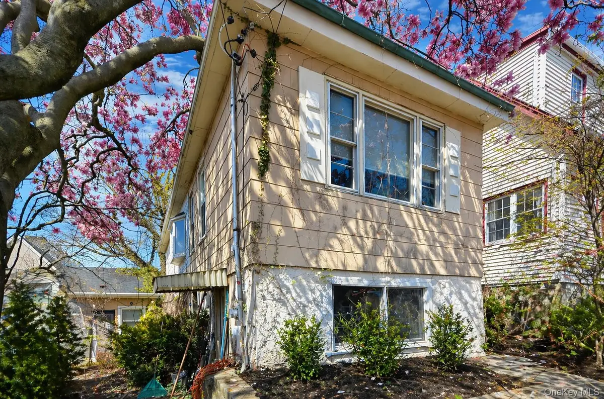 101 Rochelle Street, Bronx, NY 10464 - #1