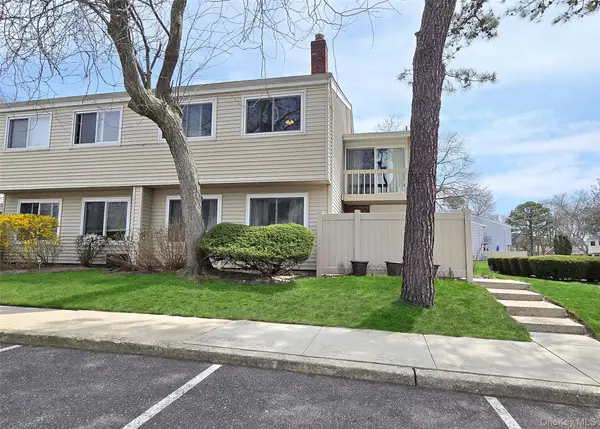 232 Springmeadow Drive #M, Holbrook, NY 11741