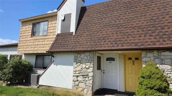 115 Pointe Circle S #115, Coram, NY 11727